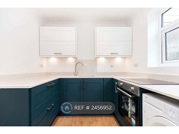 1 Bedroom Flat To Rent In Meyrick Court, Bournemouth, BH2