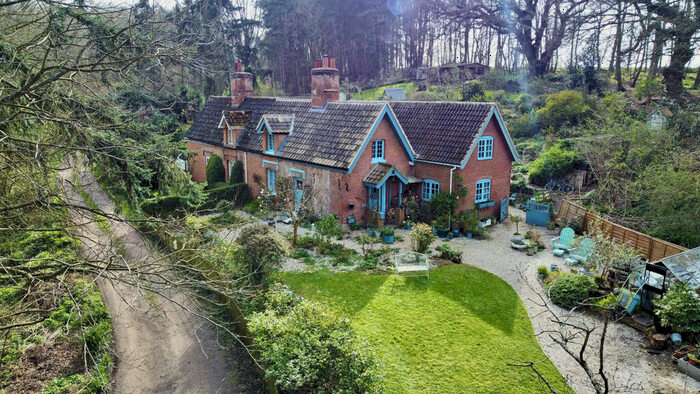 3 Bedroom Semi-Detached House For Sale In Woolverstone, Ipswich, IP9