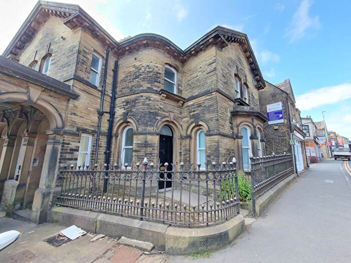 5 Bedroom Property To Rent In New Houses, Lyon Street, Queensbury, Bradford, BD13