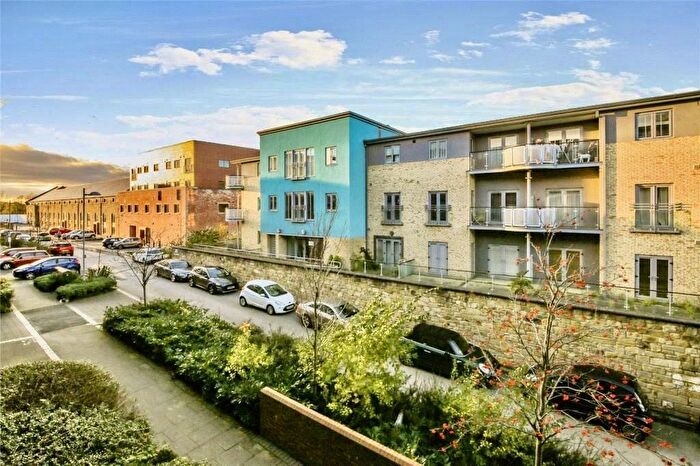 2 Bedroom Flat For Sale In Worsdell Drive, Gateshead, Tyne And Wear, NE8