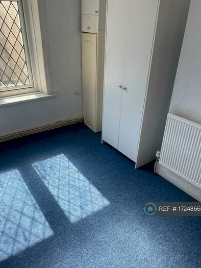 4 Bedroom Flat To Rent In Bradford, Bradford, BD5
