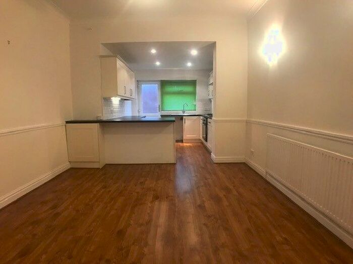 2 Bedroom Flat To Rent In Balmoral Road, New Brighton, Wirral, CH45