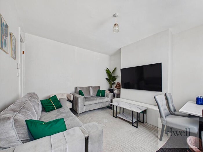 3 Bedroom Terraced House For Sale In Nunnington Avenue, Armley, Leeds, LS12