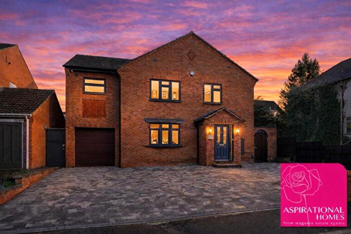 4 Bedroom Detached House For Sale In Thorpe Street, Raunds, Northamptonshire, NN9