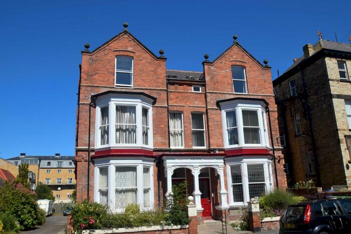 1 Bedroom Flat To Rent In West Street, Scarborough, North Yorkshire, YO11