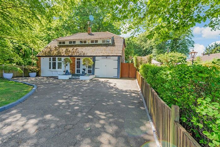 4 Bedroom Detached House For Sale In Dargets Road, Walderslade, Chatham, Kent, ME5