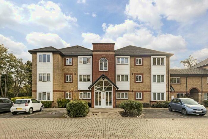 2 Bedroom Flat To Rent In Heathcote Road, Twickenham, TW1