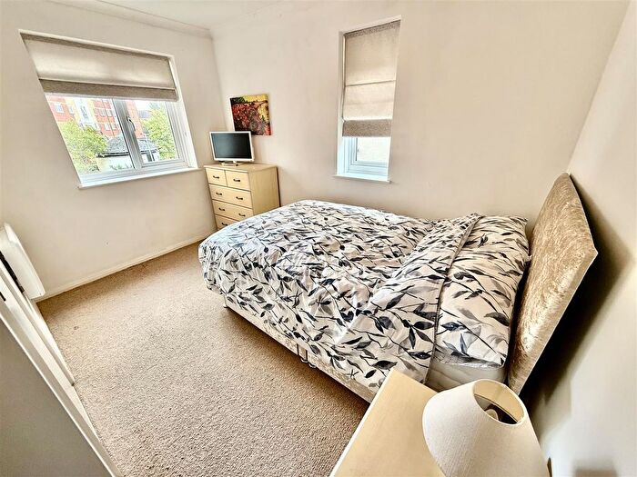 2 Bedroom Flat For Sale In Ambassador House, Marina, Swansea, SA1