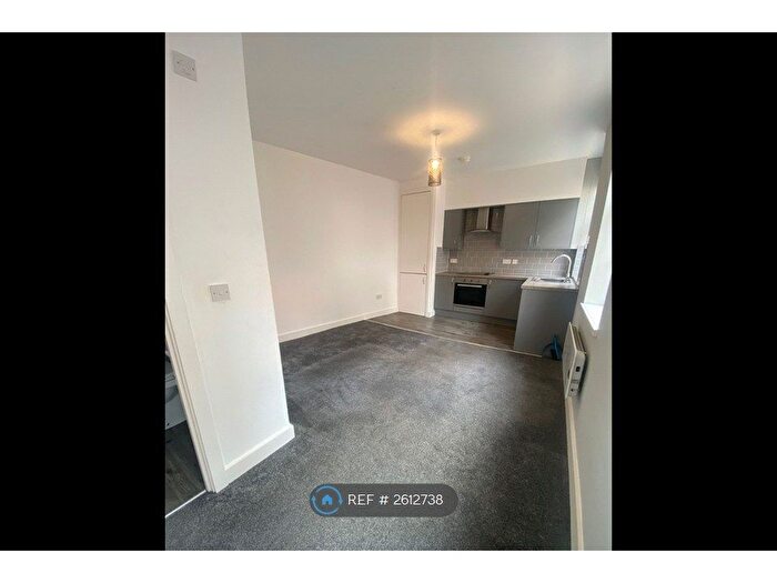 1 Bedroom Flat To Rent In Silver Street, Wakefield, WF1