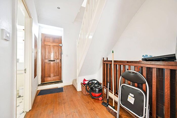 2 Bedroom Flat To Rent In Jerdan Place, Fulham, London, SW6