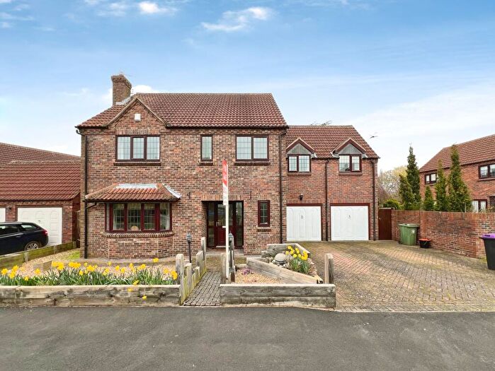 4 Bedroom Detached House For Sale In Bennington Close, Long Bennington, NG23