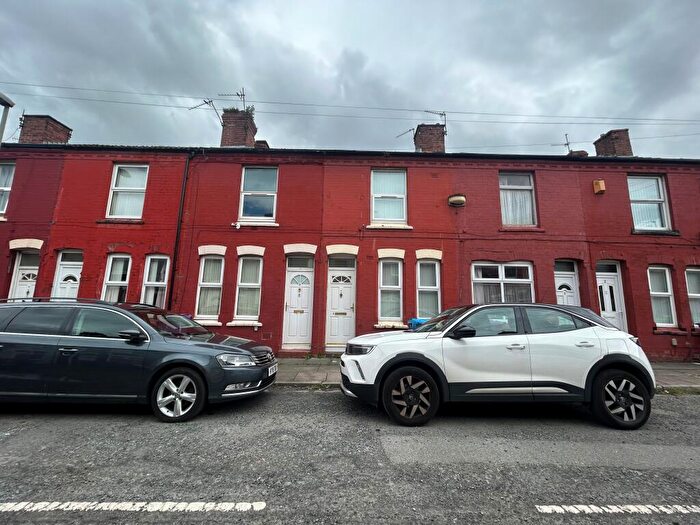 2 Bedroom House To Rent In Whitby Street, L6