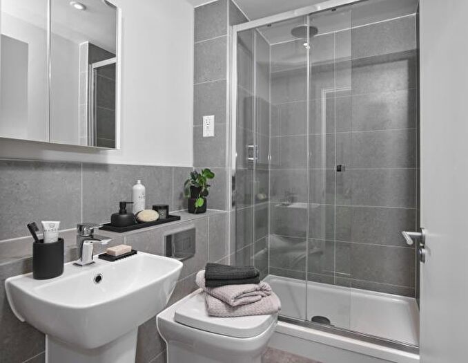 2 Bedroom Flat To Rent In Purl House, Newbury, RG14