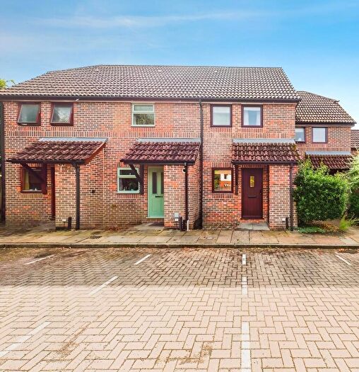 1 Bedroom Terraced House For Sale In Kingsmead Place, Broadbridge Heath, RH12