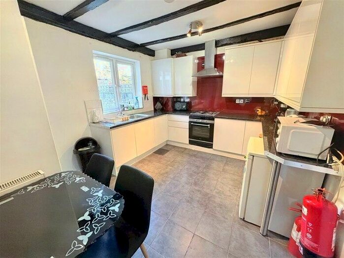 3 Bedroom House To Rent In Buxton Road, Stratford, E15