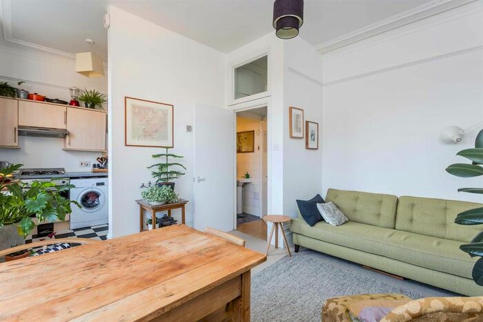 1 Bedroom Flat To Rent In Brecknock Road, Tufnell Park, N19