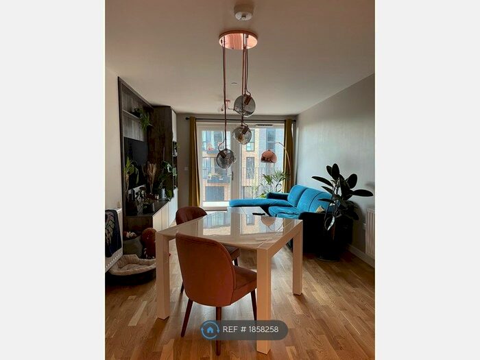 2 Bedroom Flat To Rent In Hampden Road, London, N8