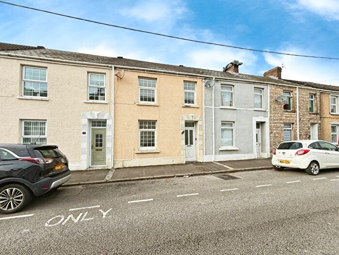 3 Bedroom Semi Detached House For Sale In Cambrian Place, Pontarddulais, Swansea, West Glamorgan, SA4