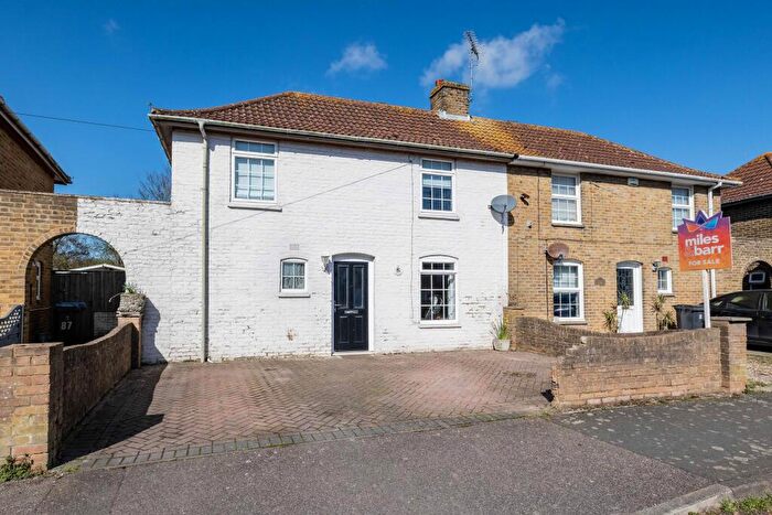 3 Bedroom Semi Detached House For Sale In Milner Crescent, Aylesham, Canterbury, Kent, CT3