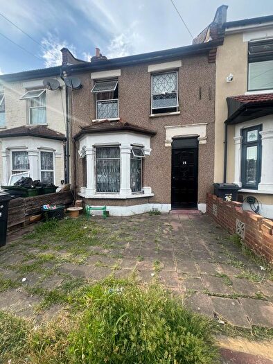 4 Bedroom Terraced House To Rent In Wingate Road, IG1