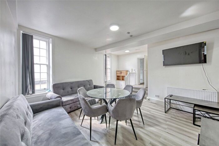3 Bedroom Property To Rent In Streatham High Road, SW16