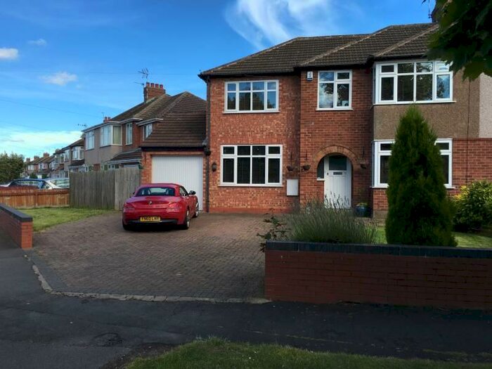 4 Bedroom Semi-Detached House To Rent In Murcott Road East, Leamington Spa, Warwickshire, CV31