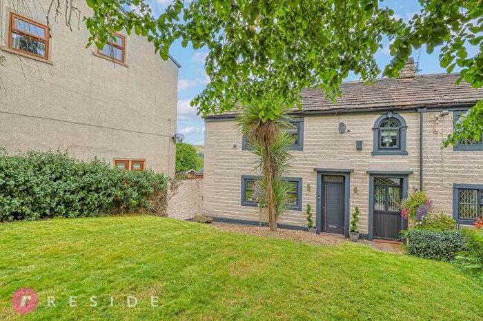 3 Bedroom Semi-Detached House For Sale In Edenfield Road, Norden, Rochdale, OL12