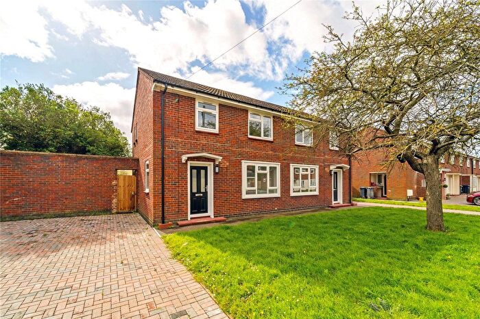 3 Bedroom Detached House To Rent In Beavers Crescent, Hounslow, TW4