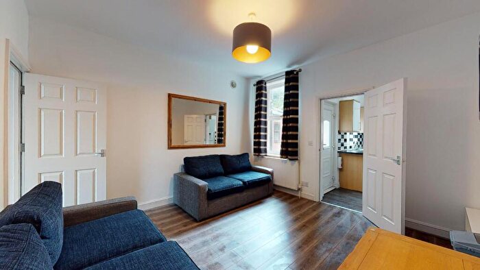 5 Bedroom House To Rent In Clough Road, Sheffield, S1