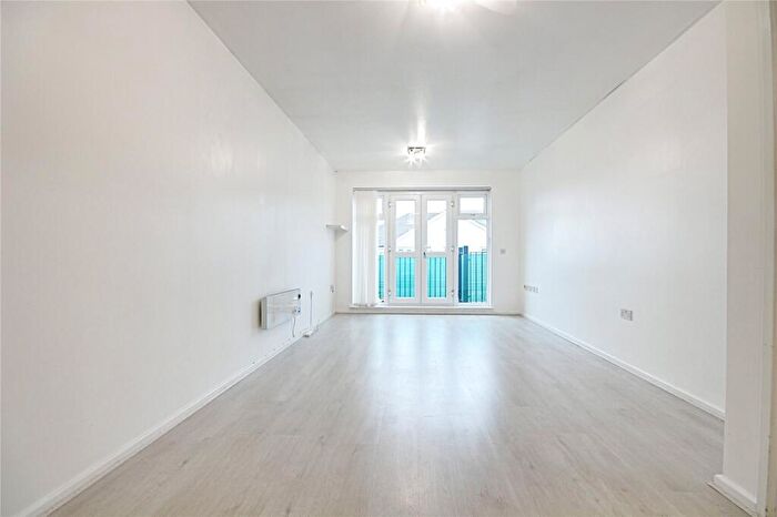 2 Bedroom Flat To Rent In Bradmore Court, Enstone Road, Enfield, EN3