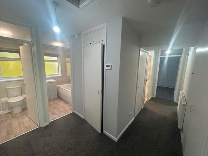 2 Bedroom Flat To Rent In Banks Walk, Bury St. Edmunds, Suffolk, IP33