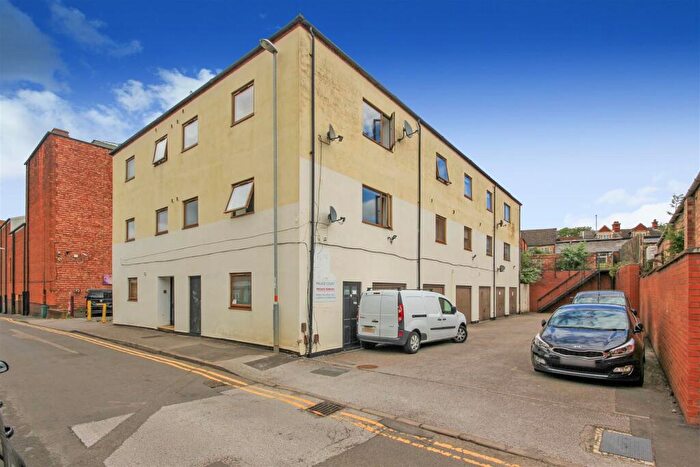 1 Bedroom Flat To Rent In Alfred Street, Rushden, NN10