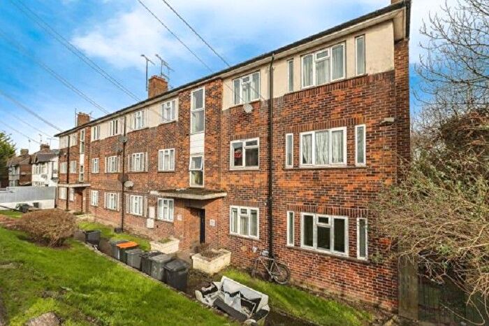 2 Bedroom Flat To Rent In Watling Court, High Street North, Dunstable, Bedfordshire., LU6