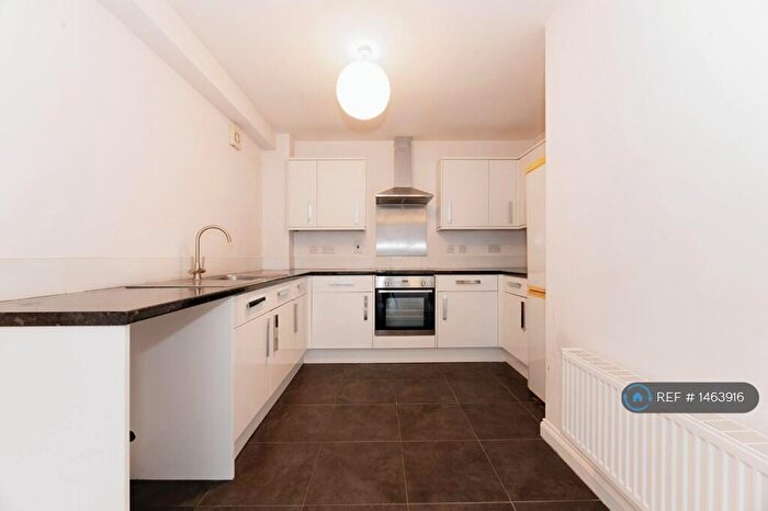 2 Bedroom Flat To Rent In Bank House, Sutton, SM1