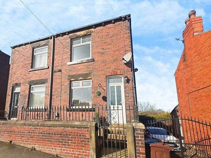 3 Bedroom Semi-Detached House To Rent In Rundle Road, Sheffield, S36