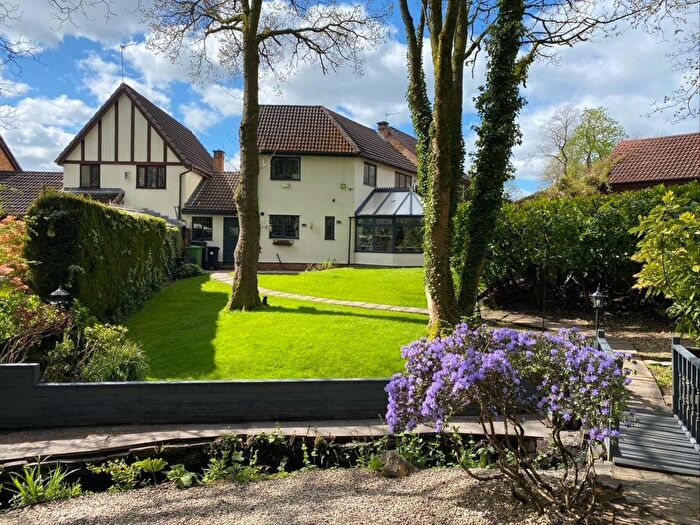 3 Bedroom Link Detached House For Sale In Keilder Mews, Bolton, BL1