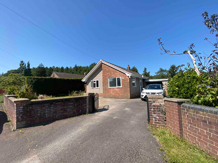 3 Bedroom Bungalow To Rent In Worrall Hill, GL17