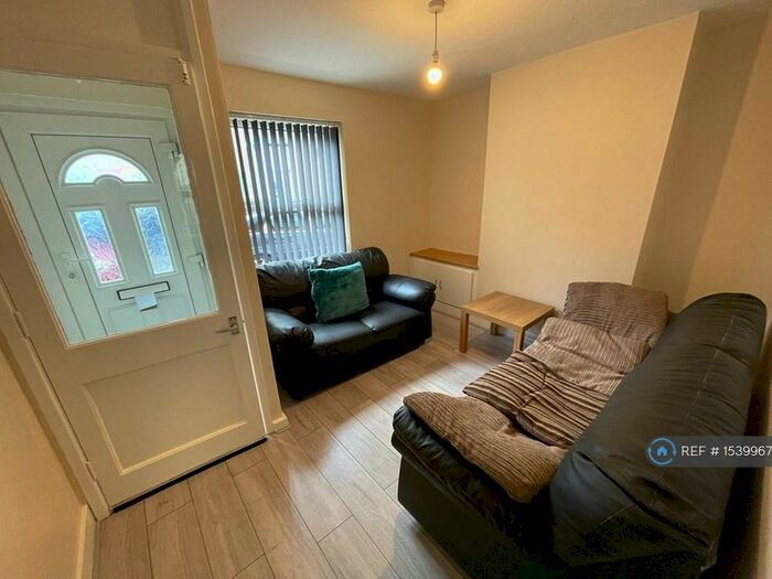 2 Bedroom Terraced House To Rent In Little Street, Reading, RG1