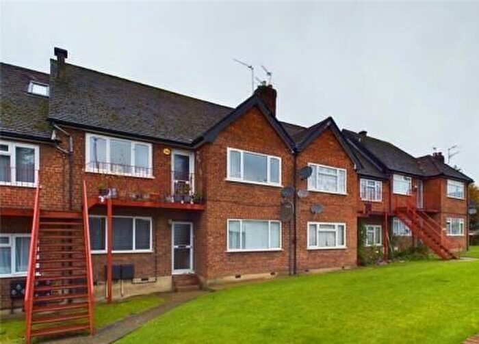 2 Bedroom Flat To Rent In Kenton Lane, Harrow, HA3