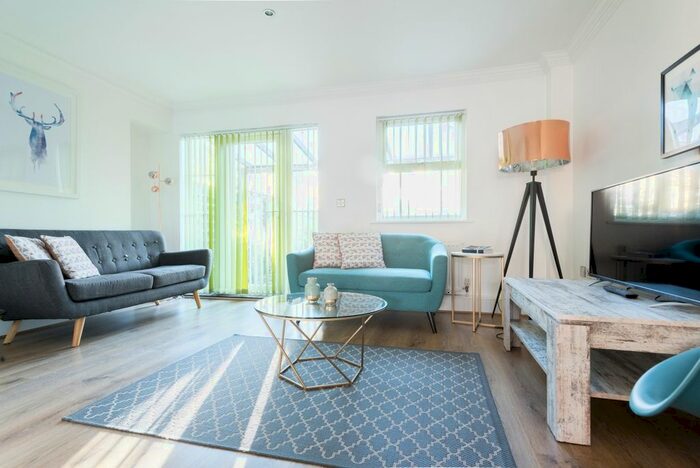 4 Bedroom Town House To Rent In Navigation Way, Oxford, OX2