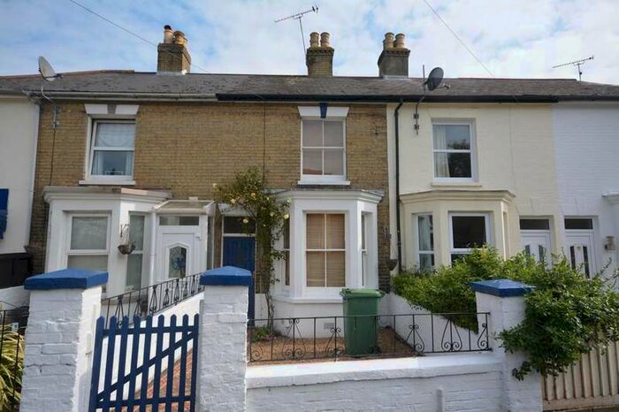 2 Bedroom Terraced House To Rent In Arctic Road, Cowes, PO31