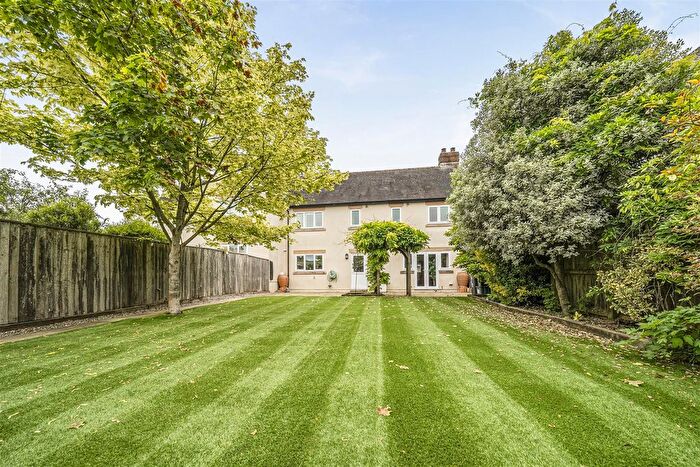 4 Bedroom Property For Sale In Abbots Meadow, Cerne Abbas, Dorchesterw, DT2