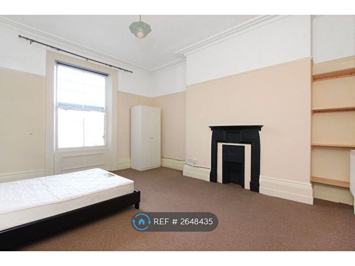 3 Bedroom Flat To Rent In Gambier Terrace, Liverpool, L1