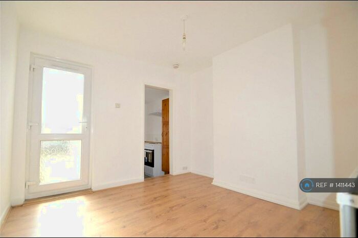 2 Bedroom Terraced House To Rent In Boulogne Road, Croydon, CR0