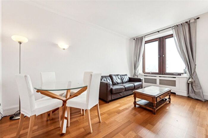 2 Bedroom Flat To Rent In Whitehouse Apartments, Belvedere Road, London, SE1