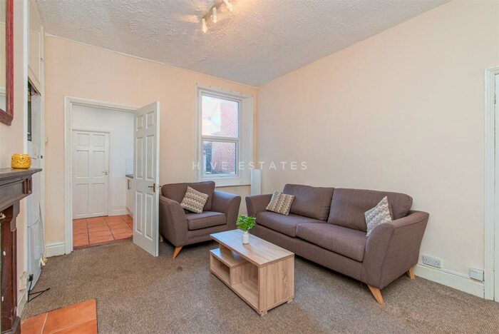 2 Bedroom Flat To Rent In Helmsley Road, Sandyford, Newcastle Upon Tyne, NE2