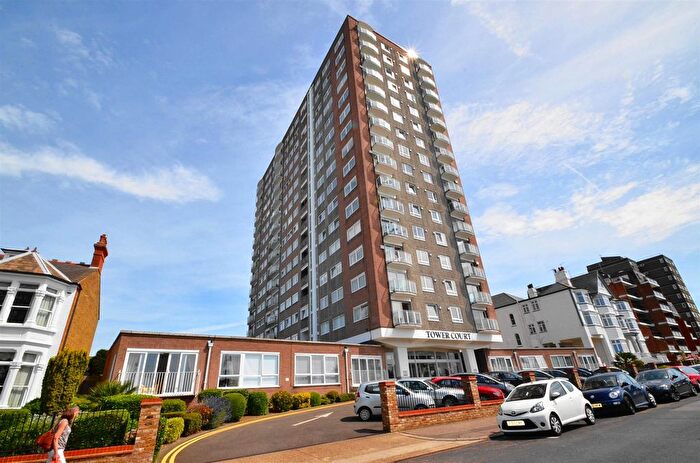 2 Bedroom Flat To Rent In Tower Court, Westcliff-On-Sea, SS0