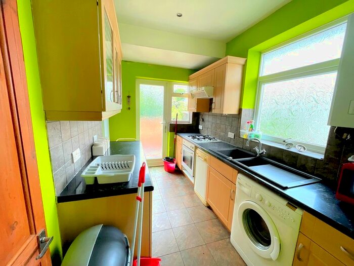 1 Bedroom Maisonette To Rent In Alperton, Wembley, HA0