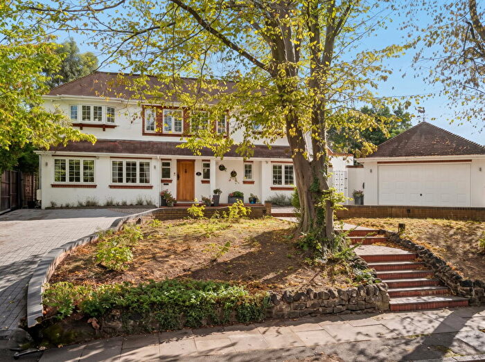 5 Bedroom Detached House For Sale In Woodhall Avenue, Pinner, HA5