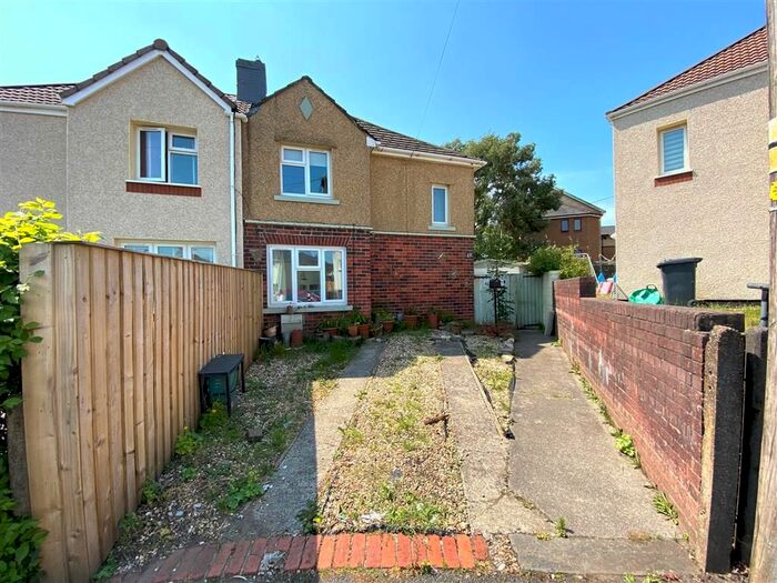 3 Bedroom Semi-Detached House To Rent In Trefelin, Trecynon, Aberdare, CF44